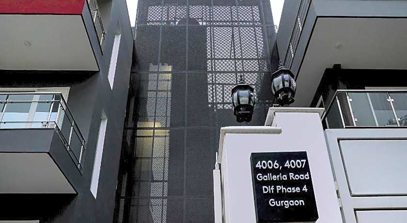 Super Townhouse Galleria Market Near Golf Course Road