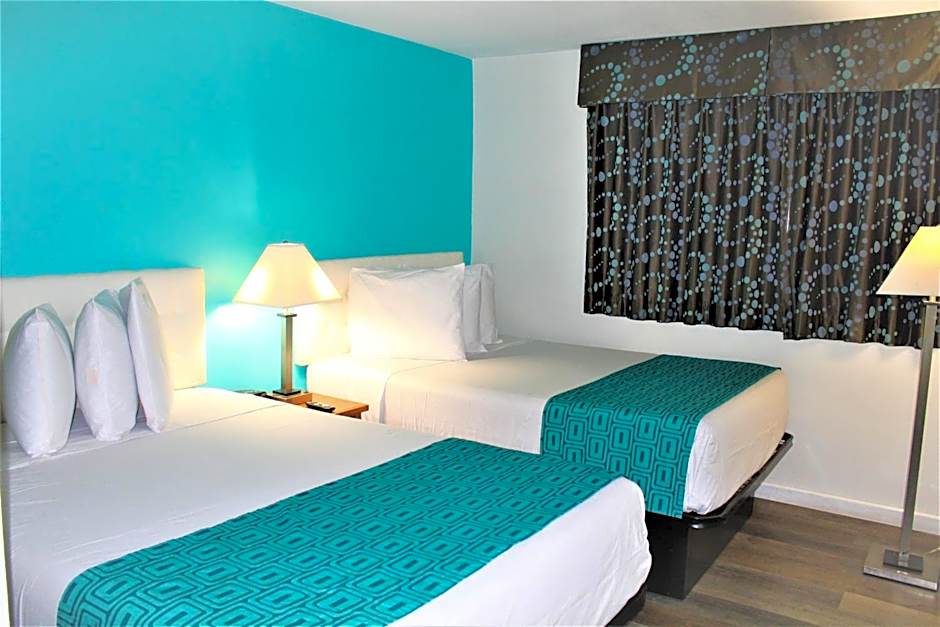 Howard Johnson Suites by Wyndham San Diego Chula Vista/BayFt