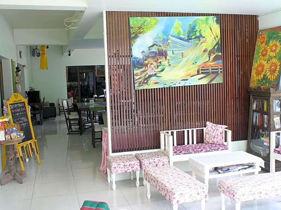 Chiangmai Bupatara Hotel