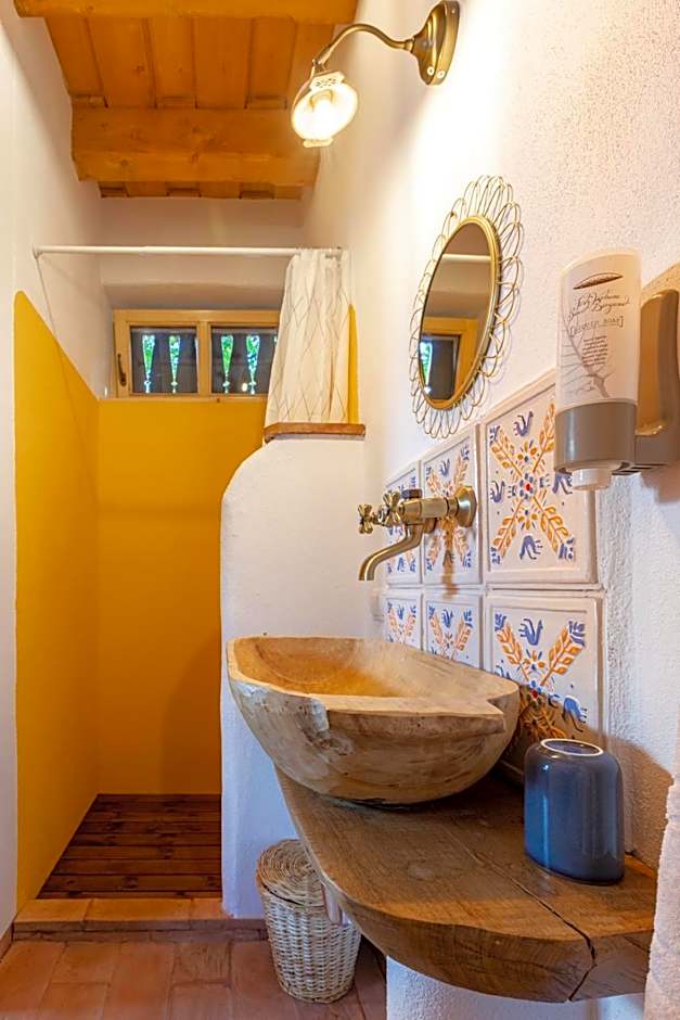 Viscri 32 - White Barn and Blue House