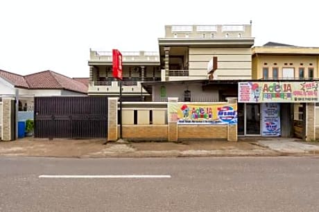 OYO 3044 Adelia Residence