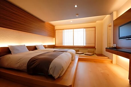 Japanese Modern Twin Room with Shared Bathroom - Non-Smoking