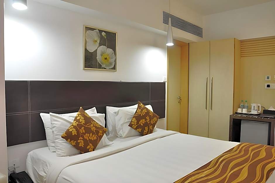 The Oriental Residency Hotel