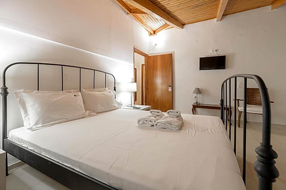 Denise Studios and Apartments