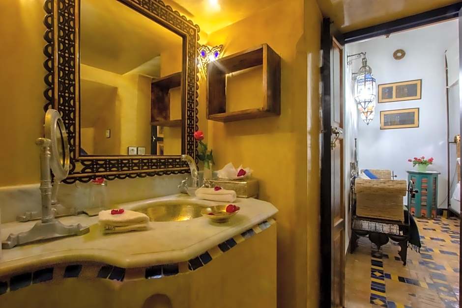 Riad Kaiss By Anika