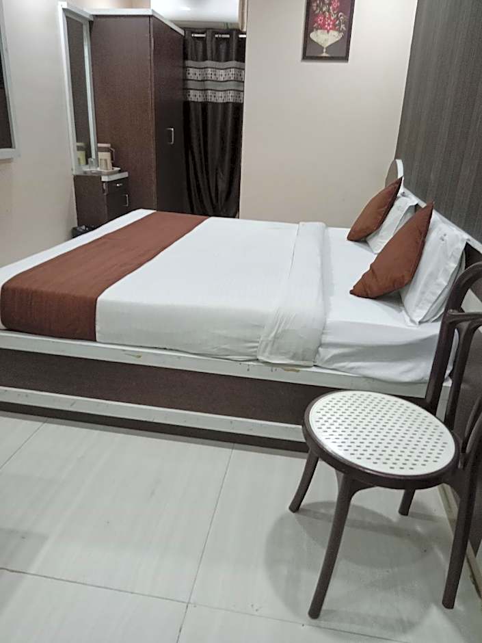 HOTEL R K PALACE