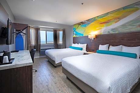 Queen Room with Two Queen Beds with Ocean View