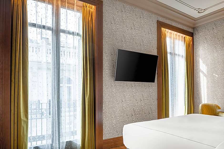 Palacio Santa Clara, Autograph Collection