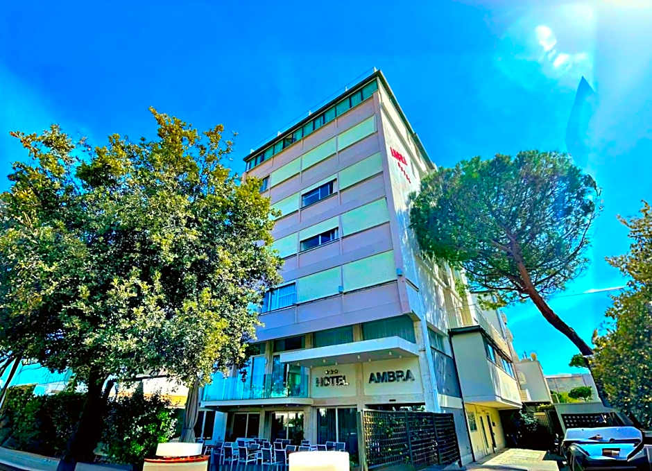 HOTEL AMBRA - Fronte Mare - Vicinissimi al Centro