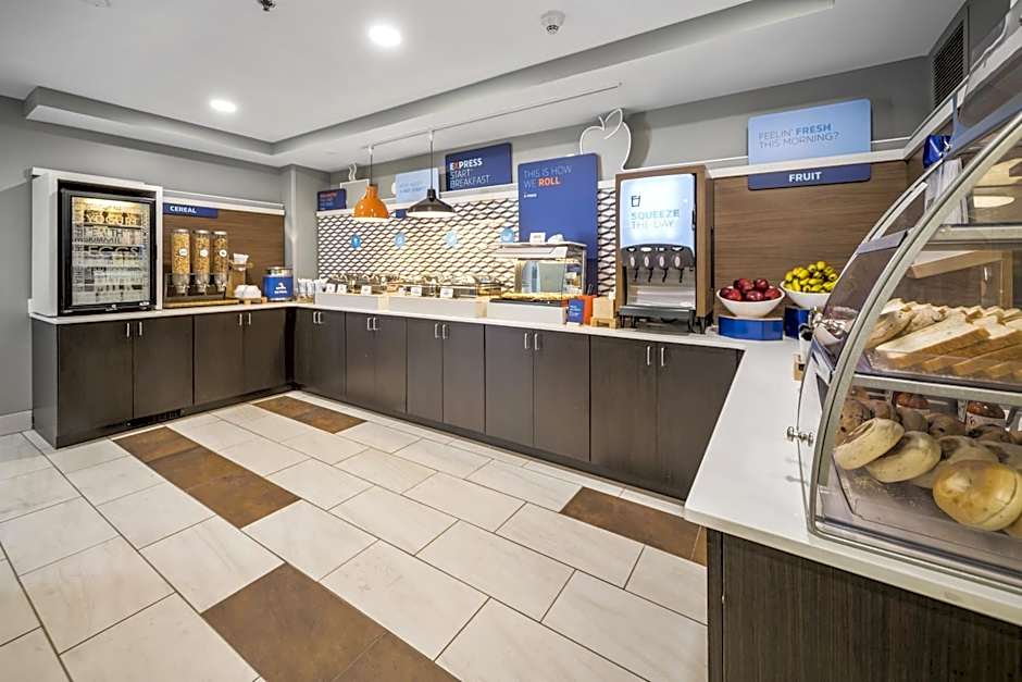 Holiday Inn Express Chicago Northwest-Vernon Hills By IHG