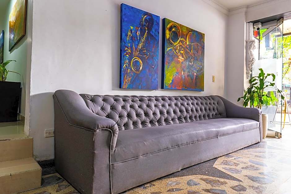 Ayenda 1228 Balcones de la 70