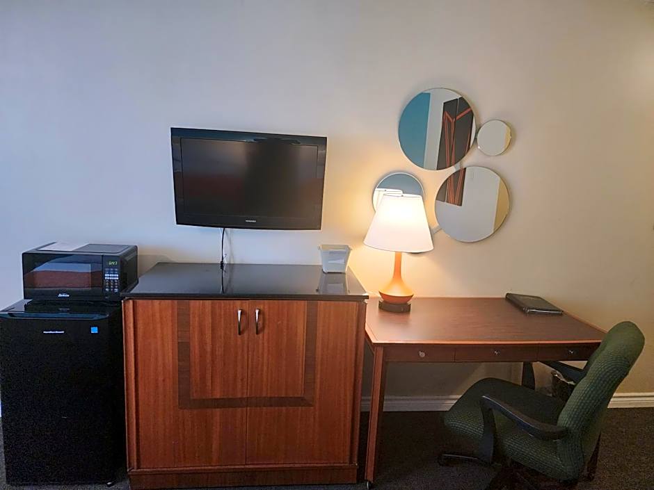 Howard Johnson by Wyndham Lindsay