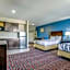 Econo Lodge Inn & Suites