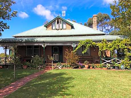 Butterfly Farm Bed and Breakfast Nirranda