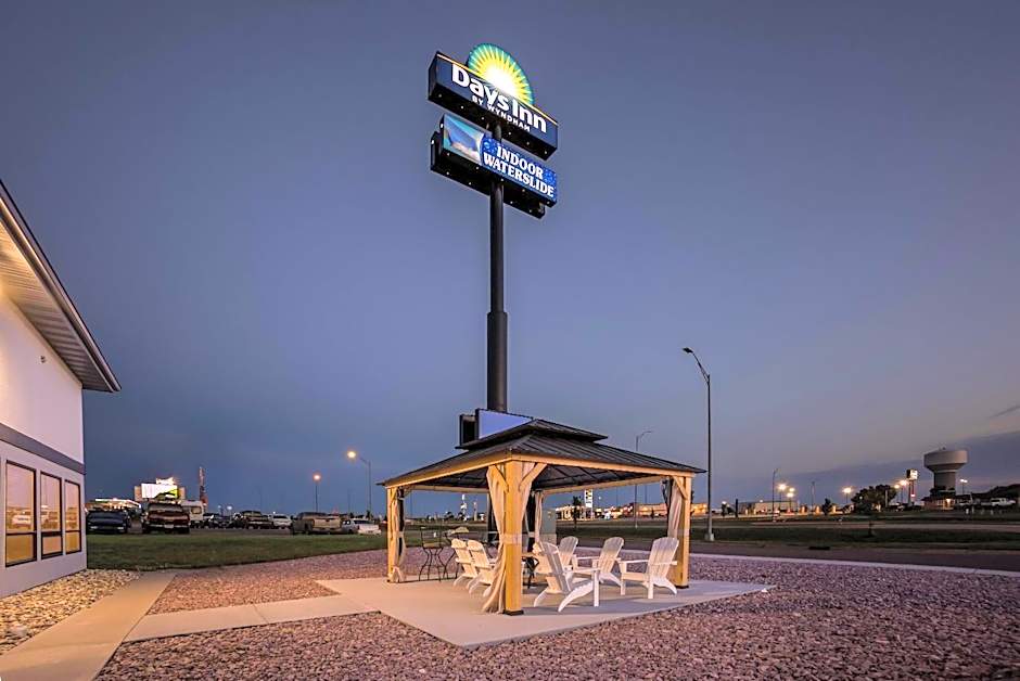 Days Inn by Wyndham Mitchell SD