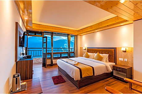 The Golden Retreat Hotel