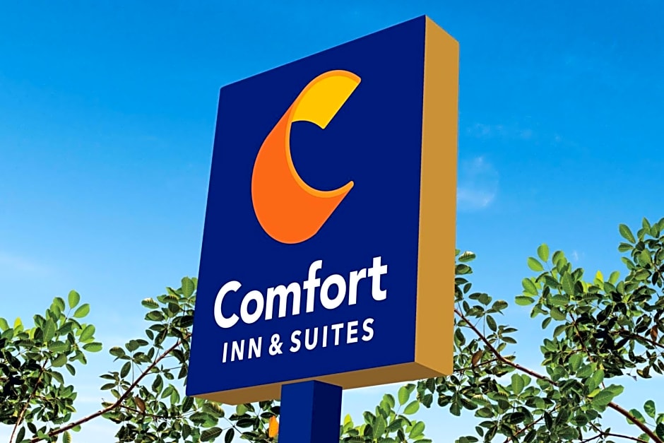 Comfort Inn & Suites At Sanford Sports Complex