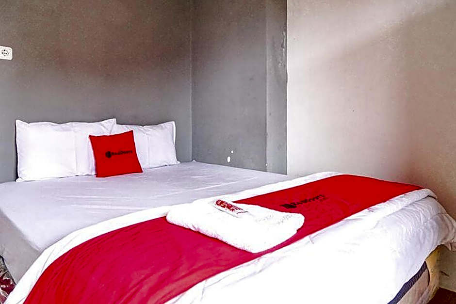 RedDoorz @ Citraland Surabaya