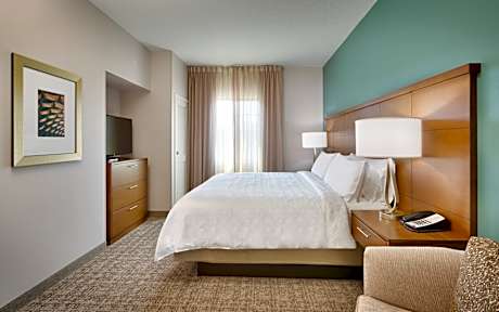 1 King Bed 1 Bedroom Suite Comm Access