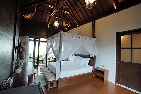 Suite Room with Hills View