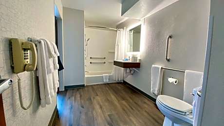 One-Bedroom Suite with Two Queen Beds