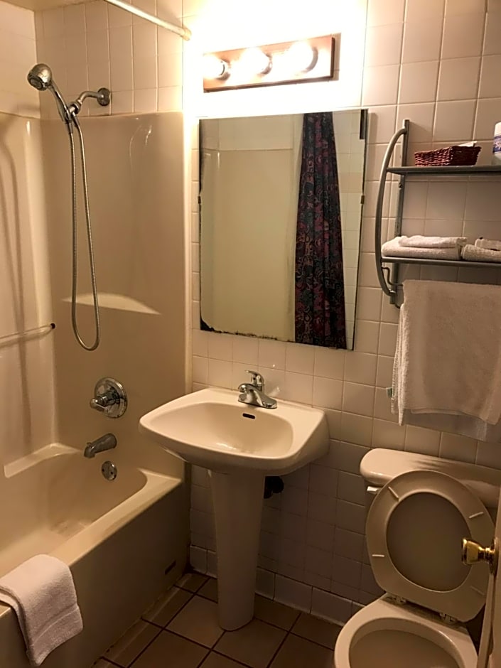HWY Express Inn & Suites