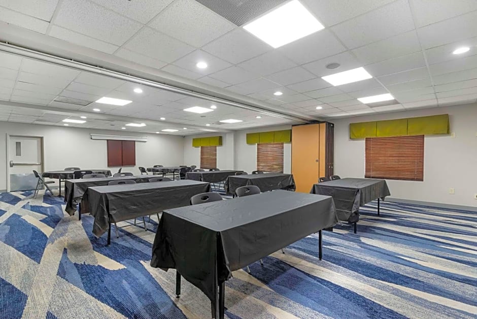 Comfort Suites Atlanta Airport