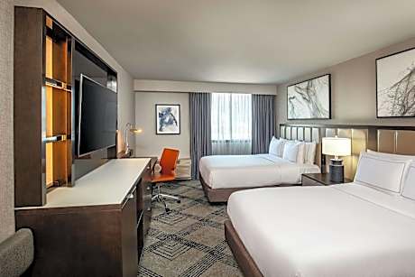 Queen Room with Two Queen Beds and Bath Tub - Mobility/Hearing Access