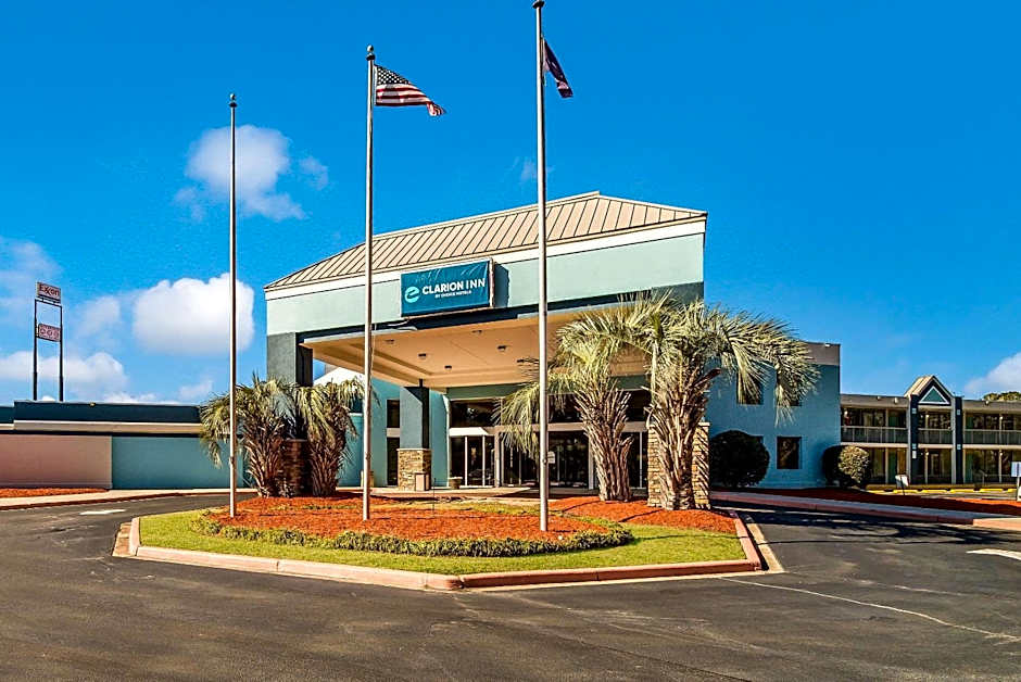 Photo 1 of 38 of Clarion Inn & Suites Florence - Darlington
