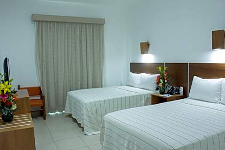 Family Room, Multiple Beds