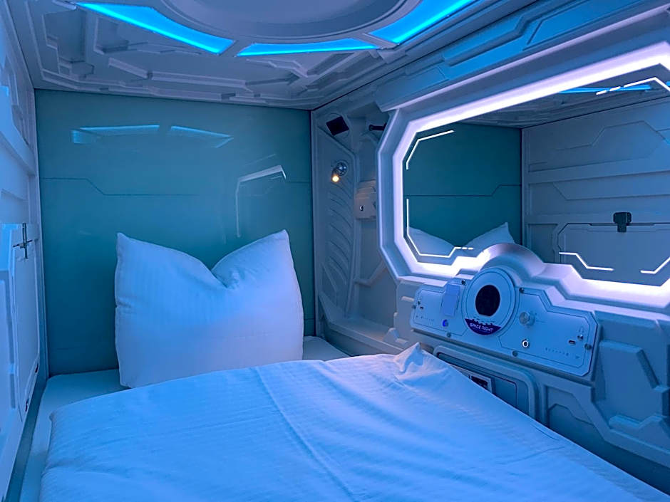 Space Night Capsule Hostel