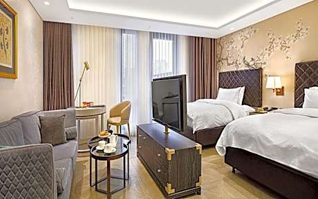 Grand Deluxe Twin Room