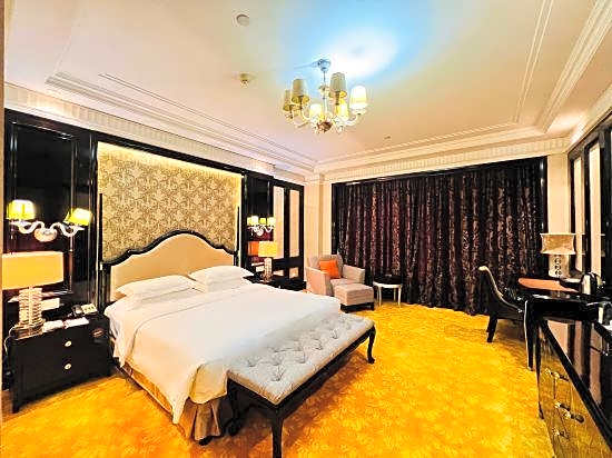 Luotuo Forever Peace Hotel