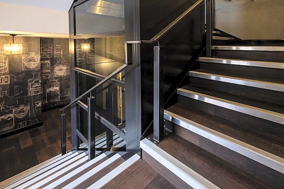 Camden Enterprise Hotel