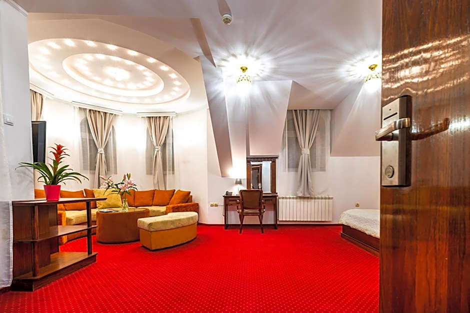 Garni Hotel Royal Crown