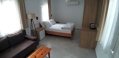 Suite with Garden View