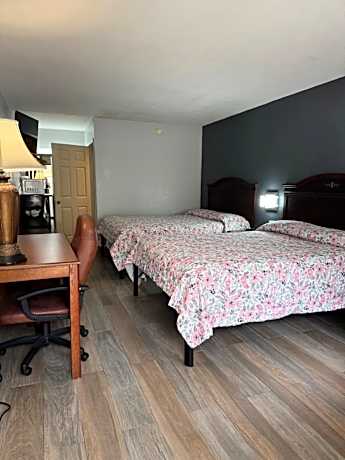 Deluxe Queen Room