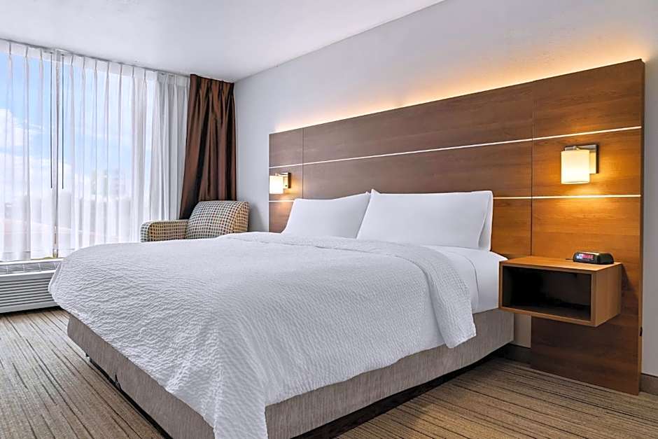 Holiday Inn Express Hotel & Suites Marion By IHG