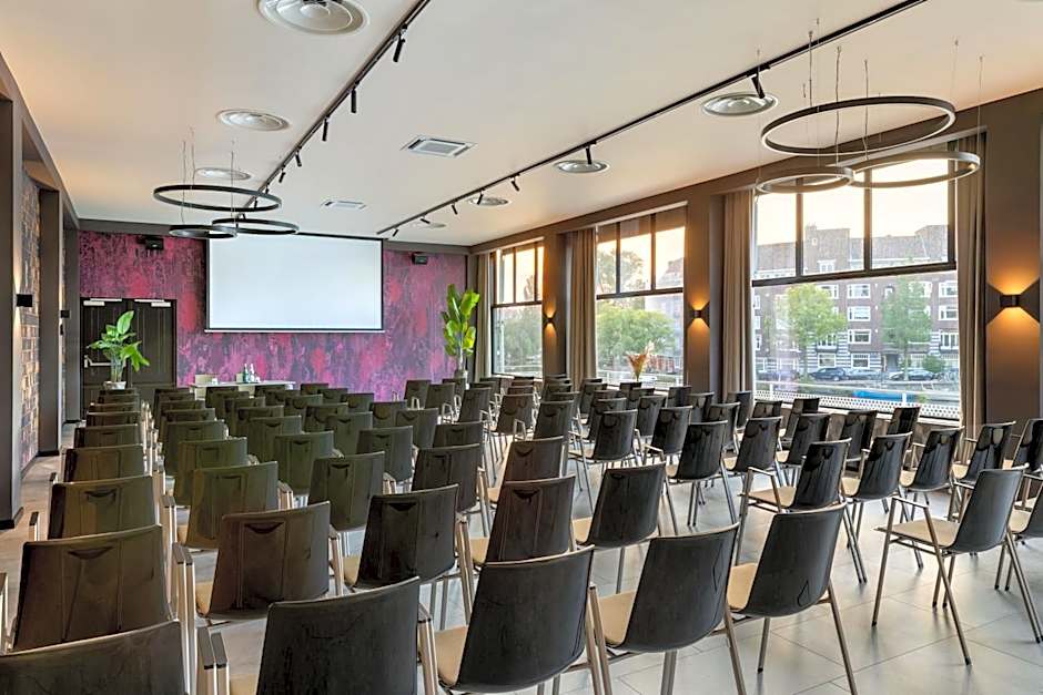 Apollo Hotel Amsterdam, a Tribute Portfolio Hotel