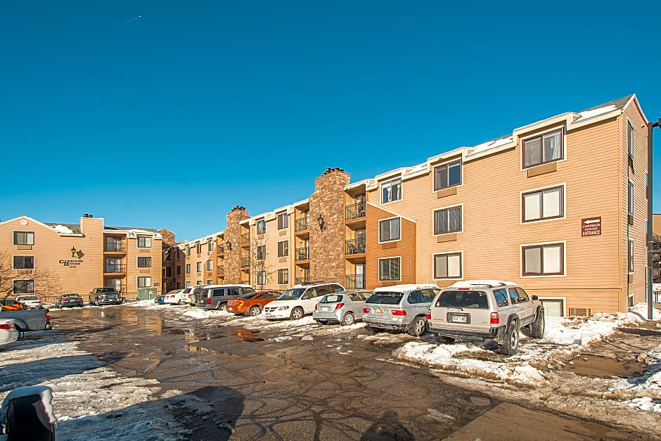 Carriage House Condominiums by All Seasons Resort Lodging