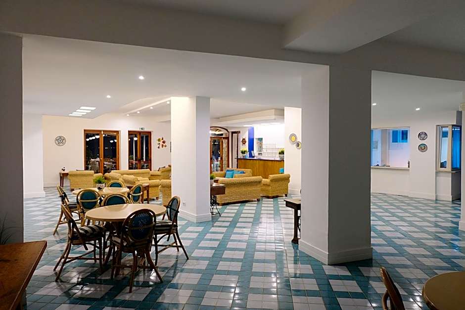 Hotel Baia Di Puolo