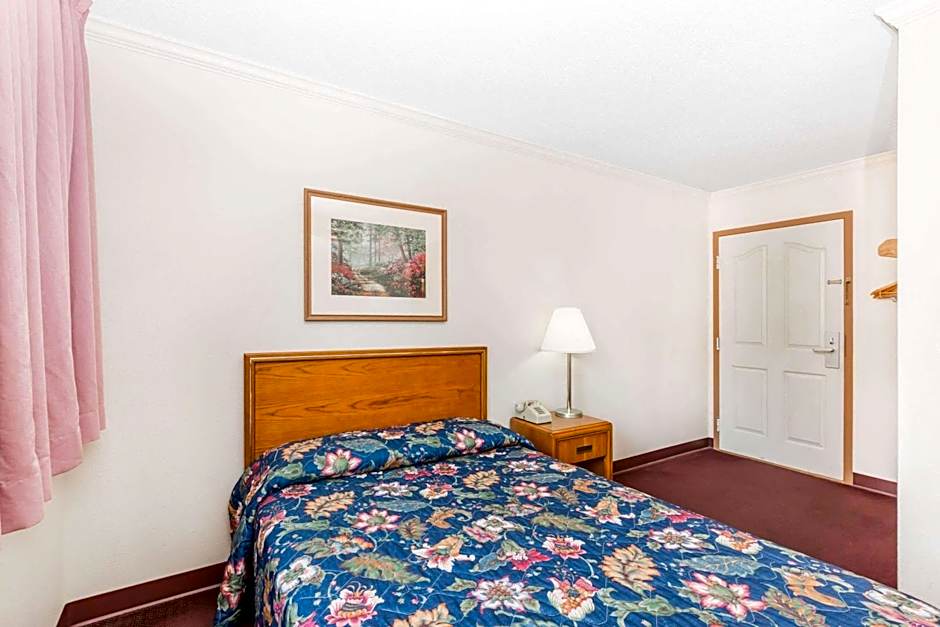 Knights Inn & Suites South Sioux City