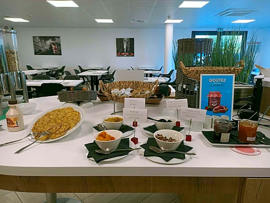 Brit Hotel Confort Loches