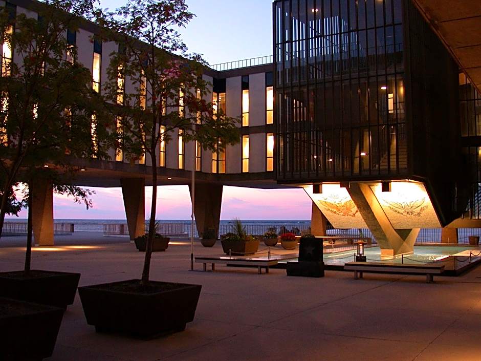 Crowne Plaza Milwaukee South By IHG