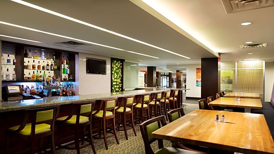 Holiday Inn Clark - Newark, an IHG Hotel