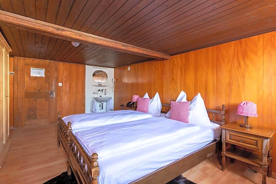 Swiss-Chalet Merlischachen - Historik Chalet-Hotel Lodge