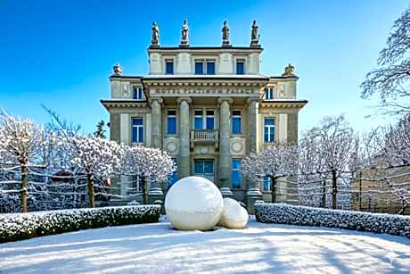 Platinum Palace Boutique Hotel