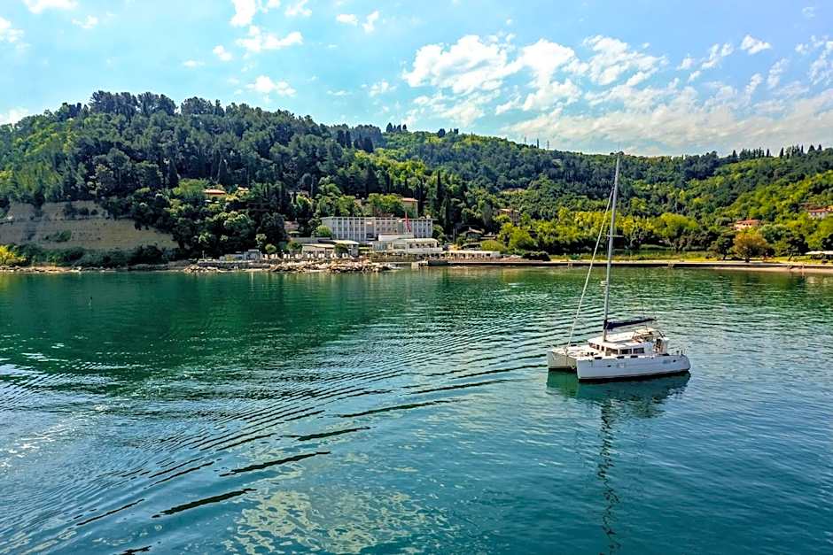 Barbara Piran Beach Hotel