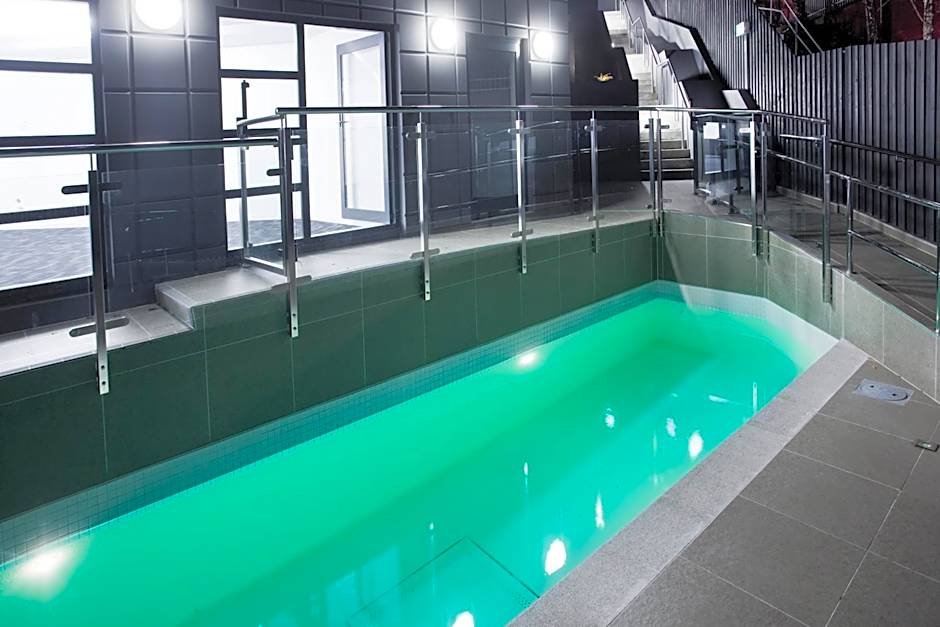 St Martins Waldorf Apartments