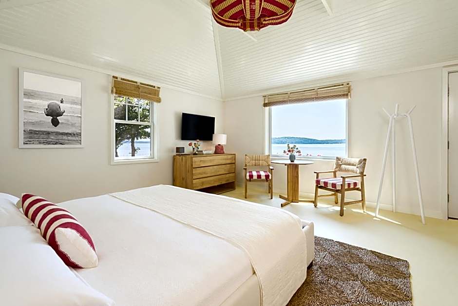 Silver Sands Motel & Beach Bungalows